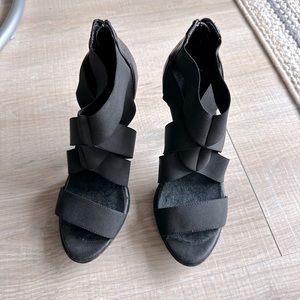 Fergie elastic and leather strappy heels women’s size 7.5